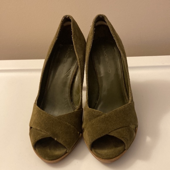 Bandolino peep toe heel in green suede size 7 1/2 - Picture 4 of 4